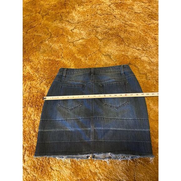 BACCINI Distressed Denim Raw Hem Skirt 10P - Picture 6 of 10
